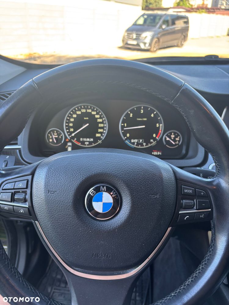 BMW Seria 5 530d xDrive - 15