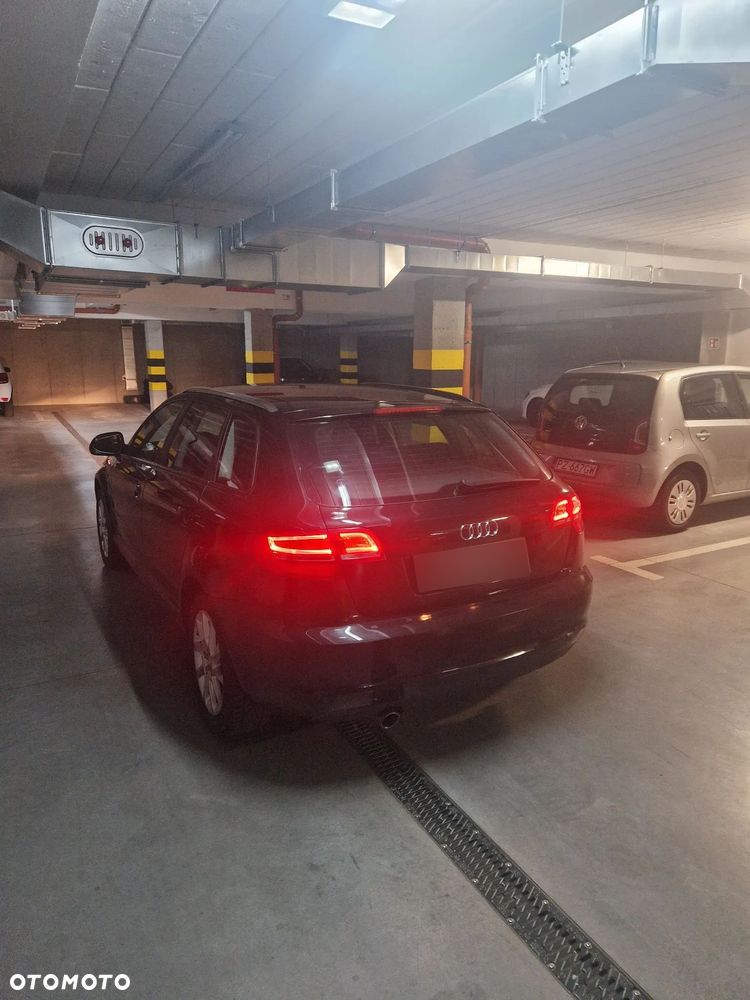 Audi A3 Sportback 1.6 Attraction - 25