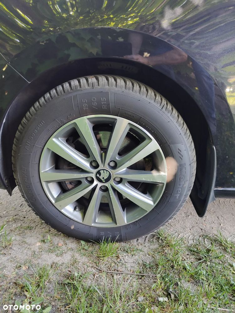 Skoda RAPID 1.2 TSI Active - 28
