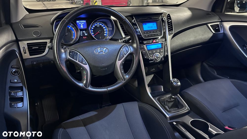 Hyundai i30 blue 1.6 CRDi YES Gold - 5