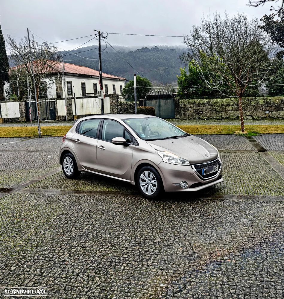 Peugeot 208 1.2 PureTech Signature EAT6 - 28