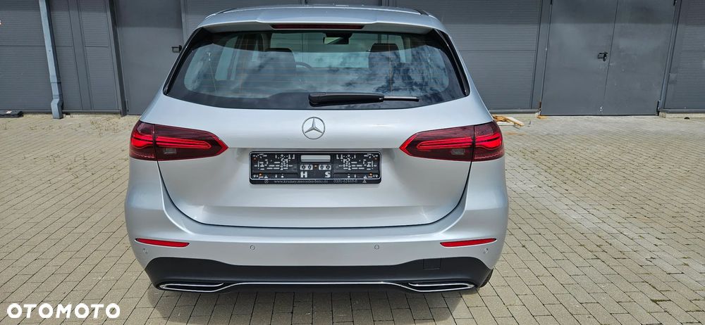 Mercedes-Benz Klasa B 180 7G-DCT Style - 33