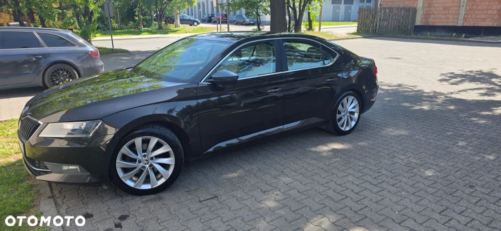 Skoda Superb 2.0 TDI Style - 4