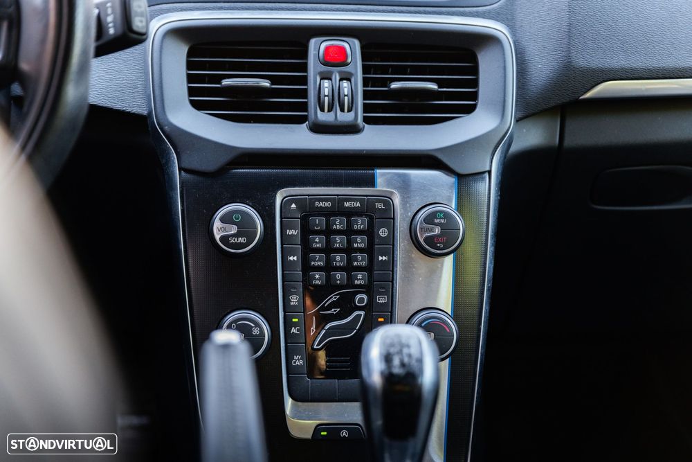 Volvo V40 1.6 D2 R-Design - 17