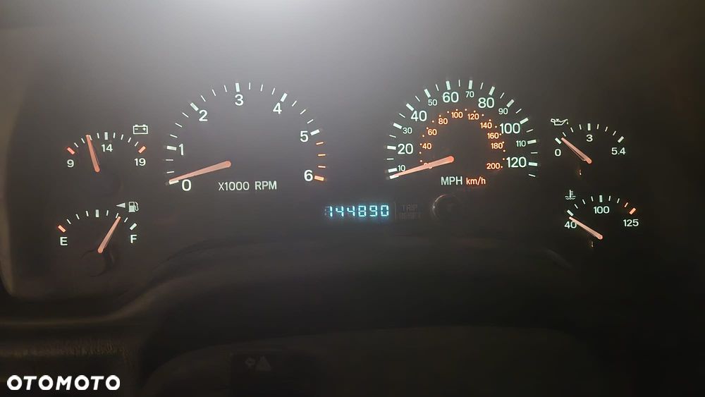Jeep Cherokee - 20