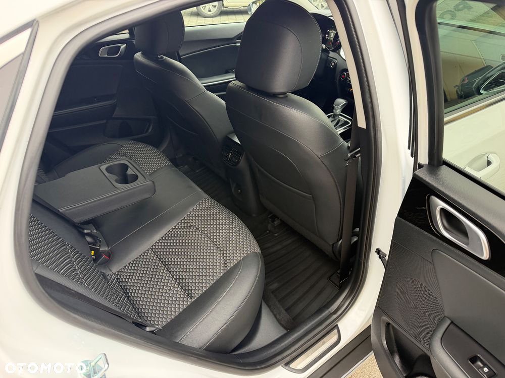 Kia XCeed - 18