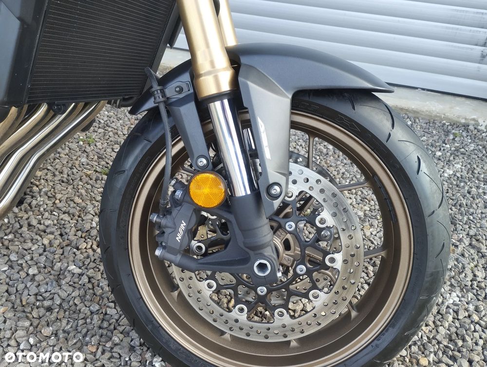 Honda CB - 9