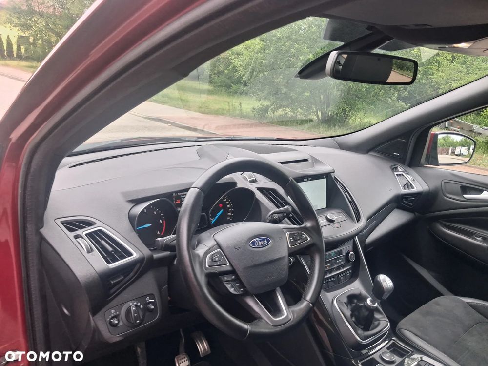 Ford Kuga 1.5 TDCi 2x4 ST-Line - 6