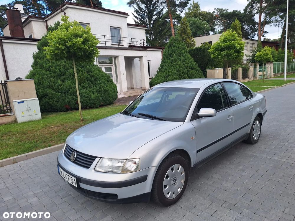 Volkswagen Passat 1.6 Comfortline - 2