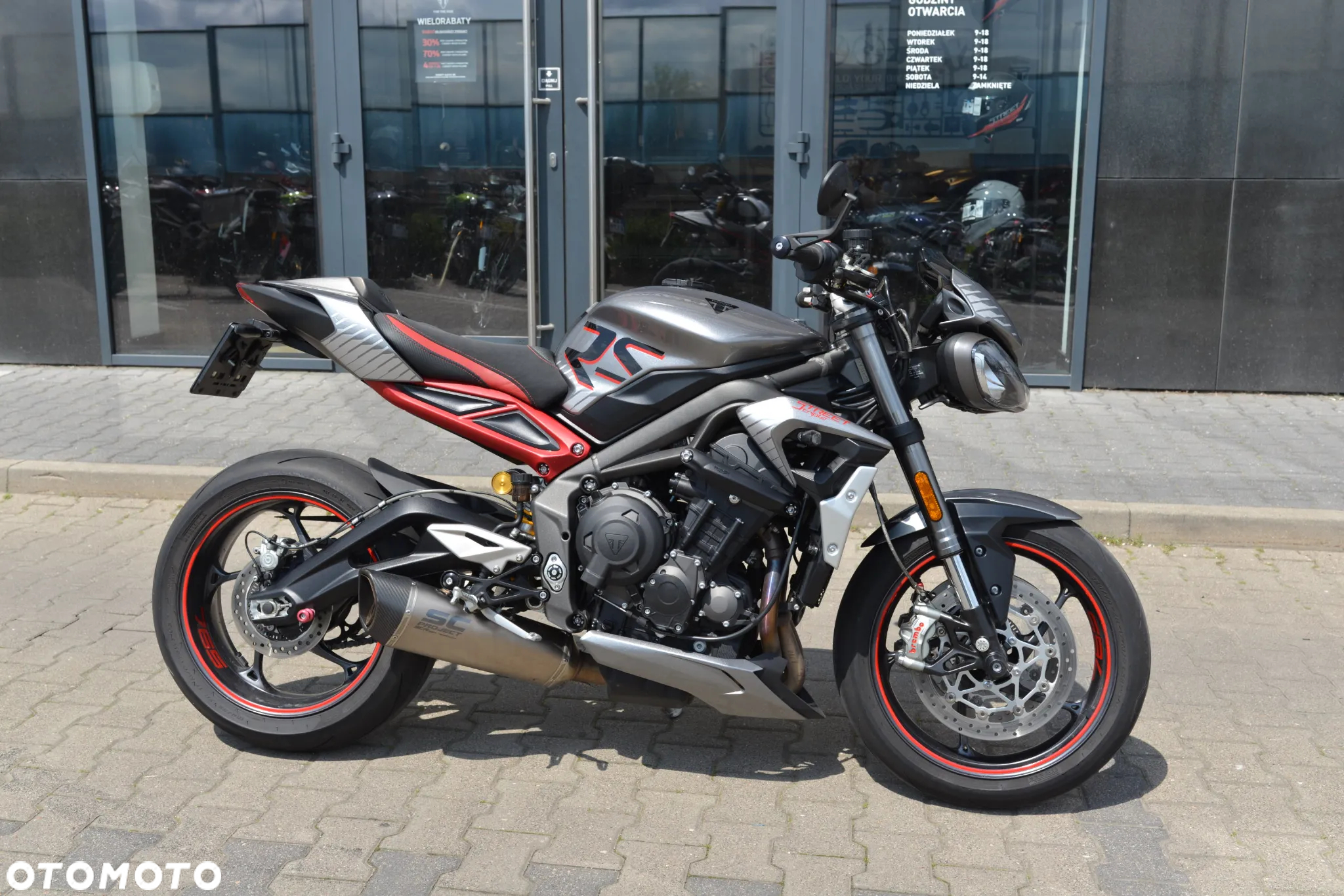 Triumph Street Triple - 4