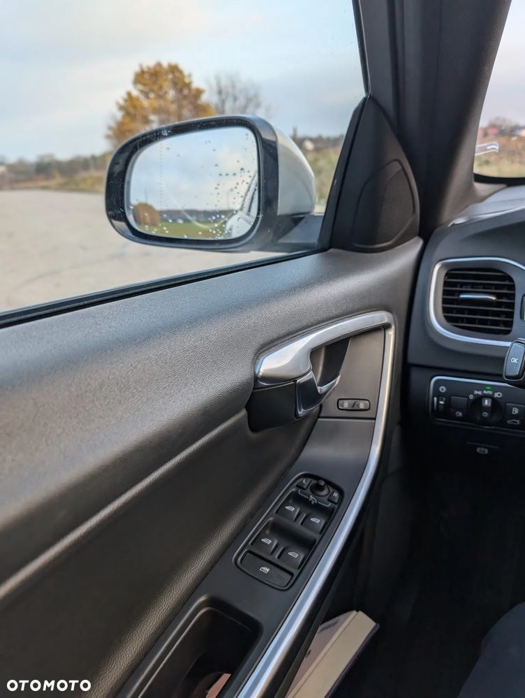 Volvo V60 D4 Summum - 18