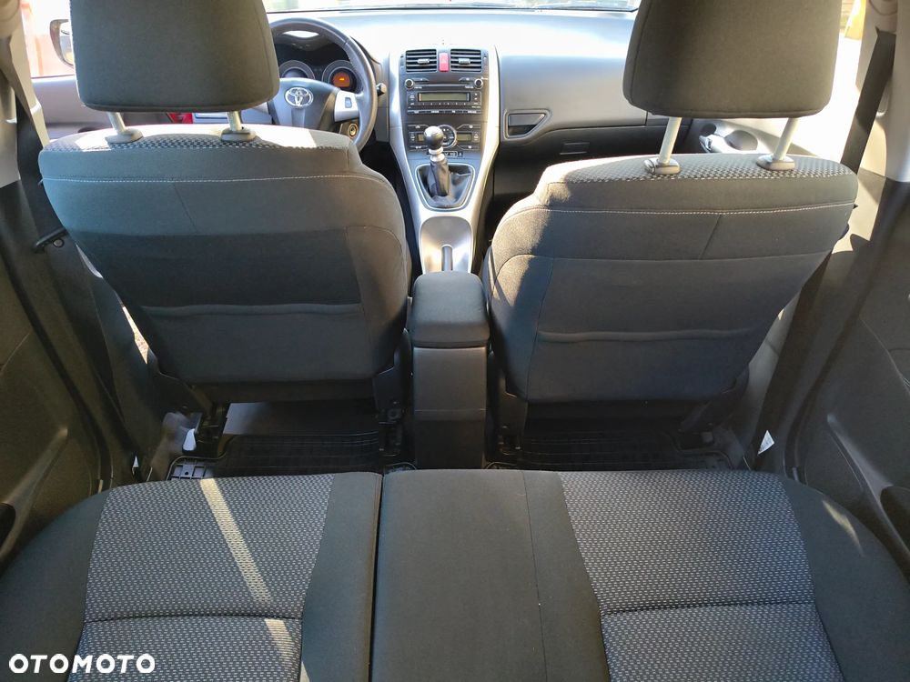 Toyota Auris 1.33 VVT-i - 10