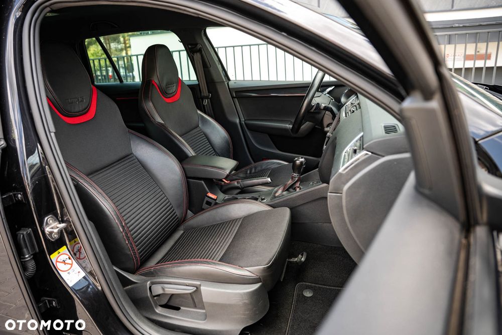 Skoda Octavia 2.0 TSI DSG RS - 9