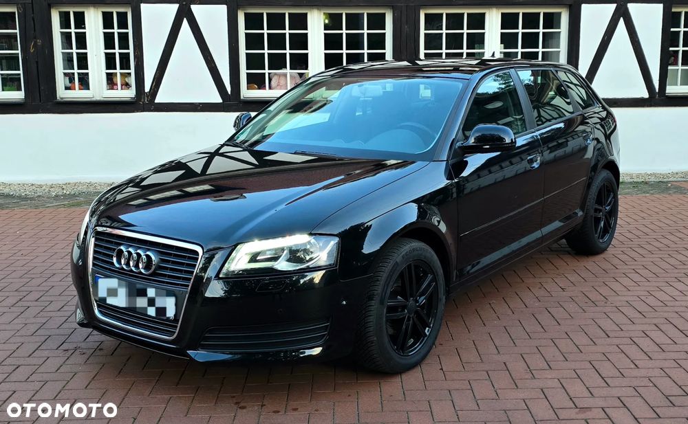 Audi A3 Sportback - 1