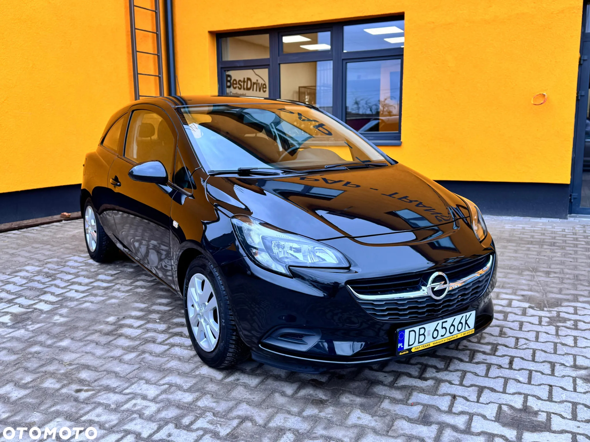 Opel Corsa 1.2 16V Color Edition - 4