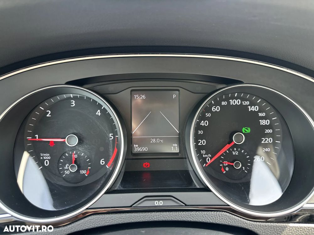 Volkswagen Passat - 11