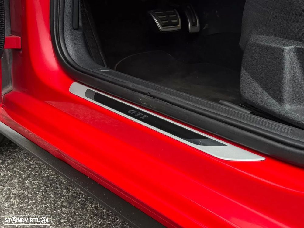 VW Polo 2.0 TSI GTI DSG - 37