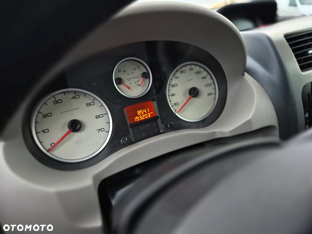 Peugeot Expert (8-Sitze) - 17