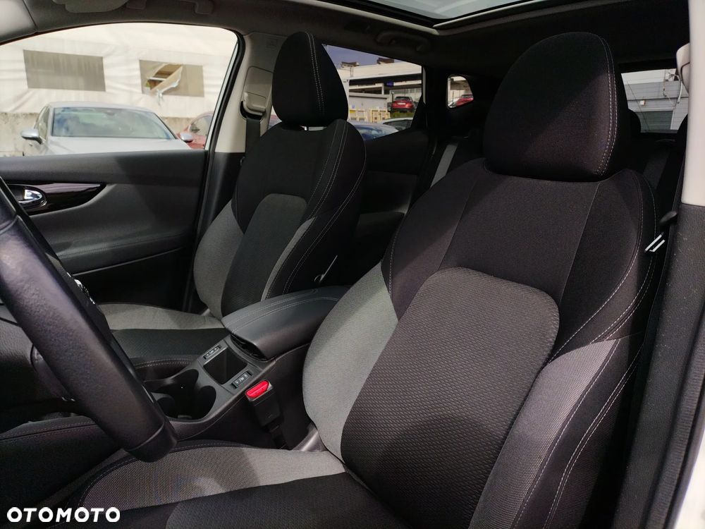 Nissan Qashqai 1.3 DIG-T N-Connecta - 20