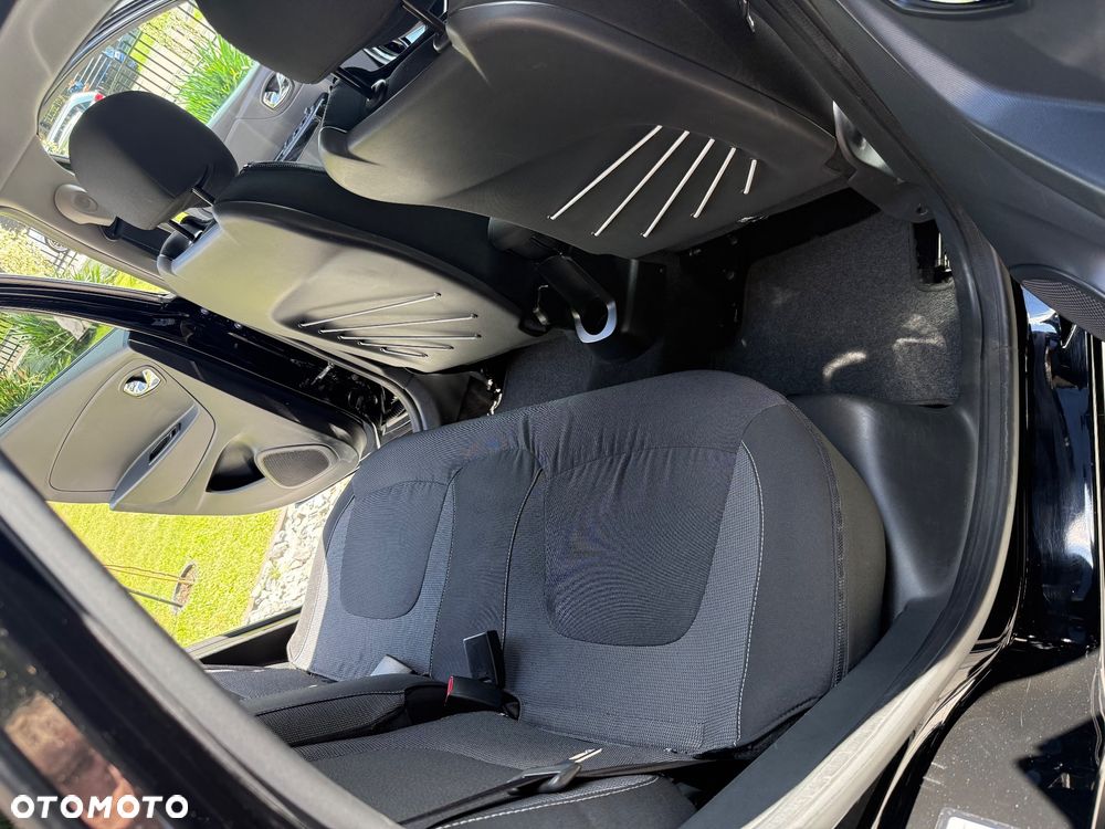 Renault Captur - 16