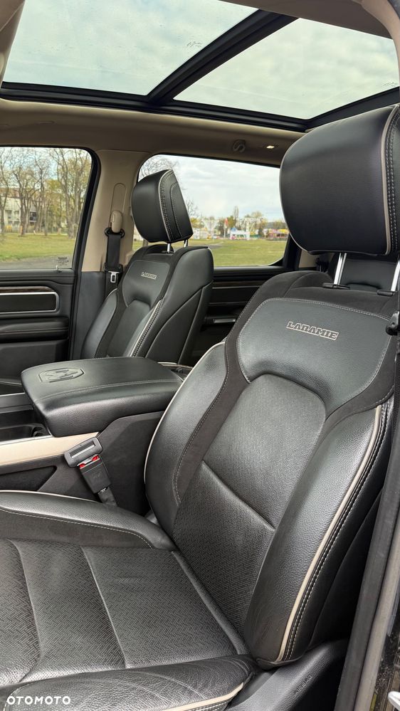 RAM 1500 Crew Cab Shortbed Laramie - 16