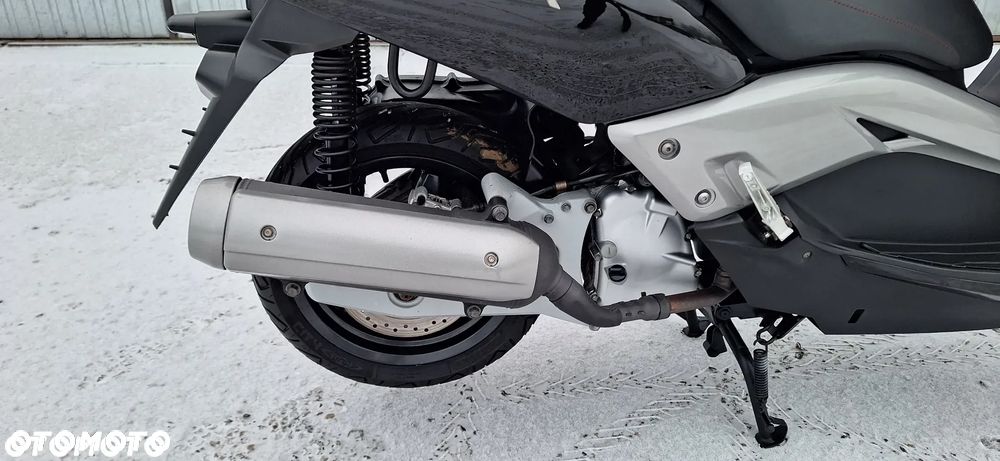 Yamaha X-max - 17
