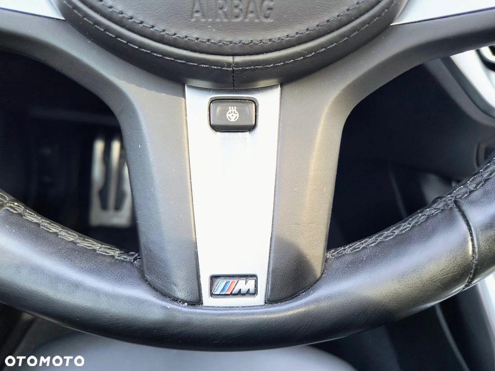 BMW Seria 3 330i xDrive M Sport - 29