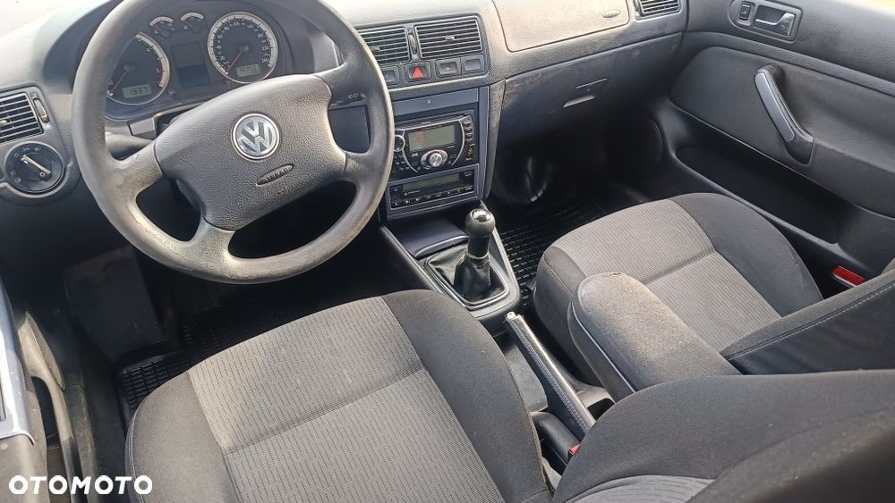 Volkswagen Golf - 8