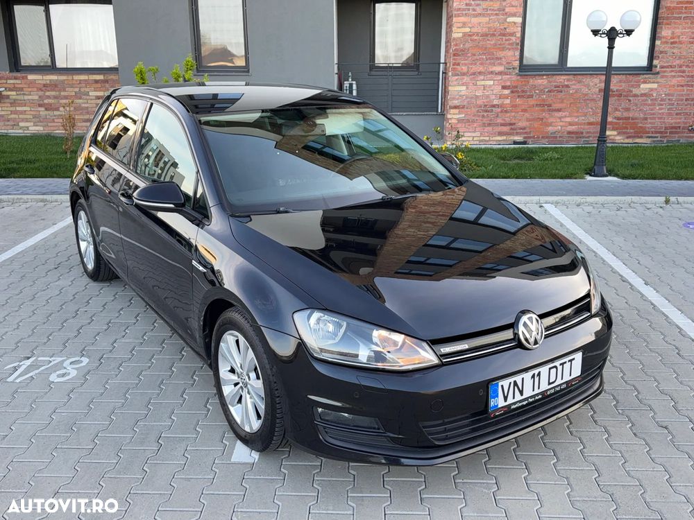 Volkswagen Golf - 1
