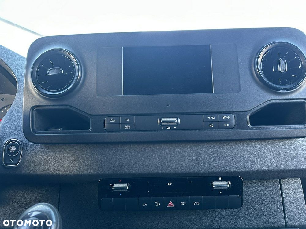 Mercedes-Benz Sprinter - 14