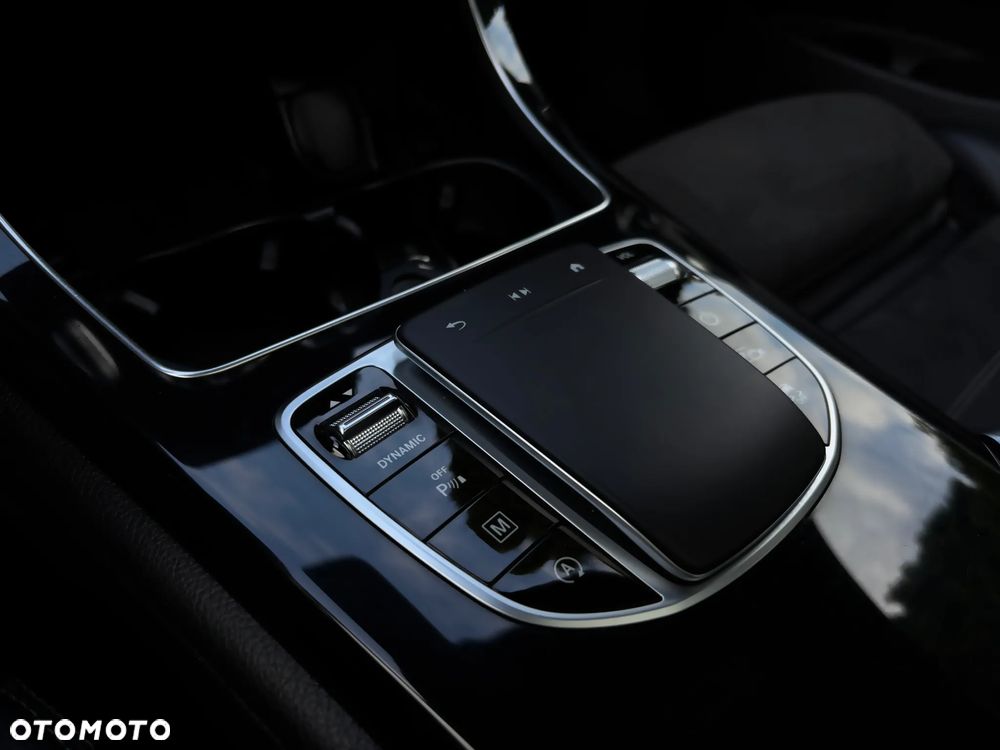 Mercedes-Benz GLC 220 d 4Matic 9G-TRONIC AMG Line - 32