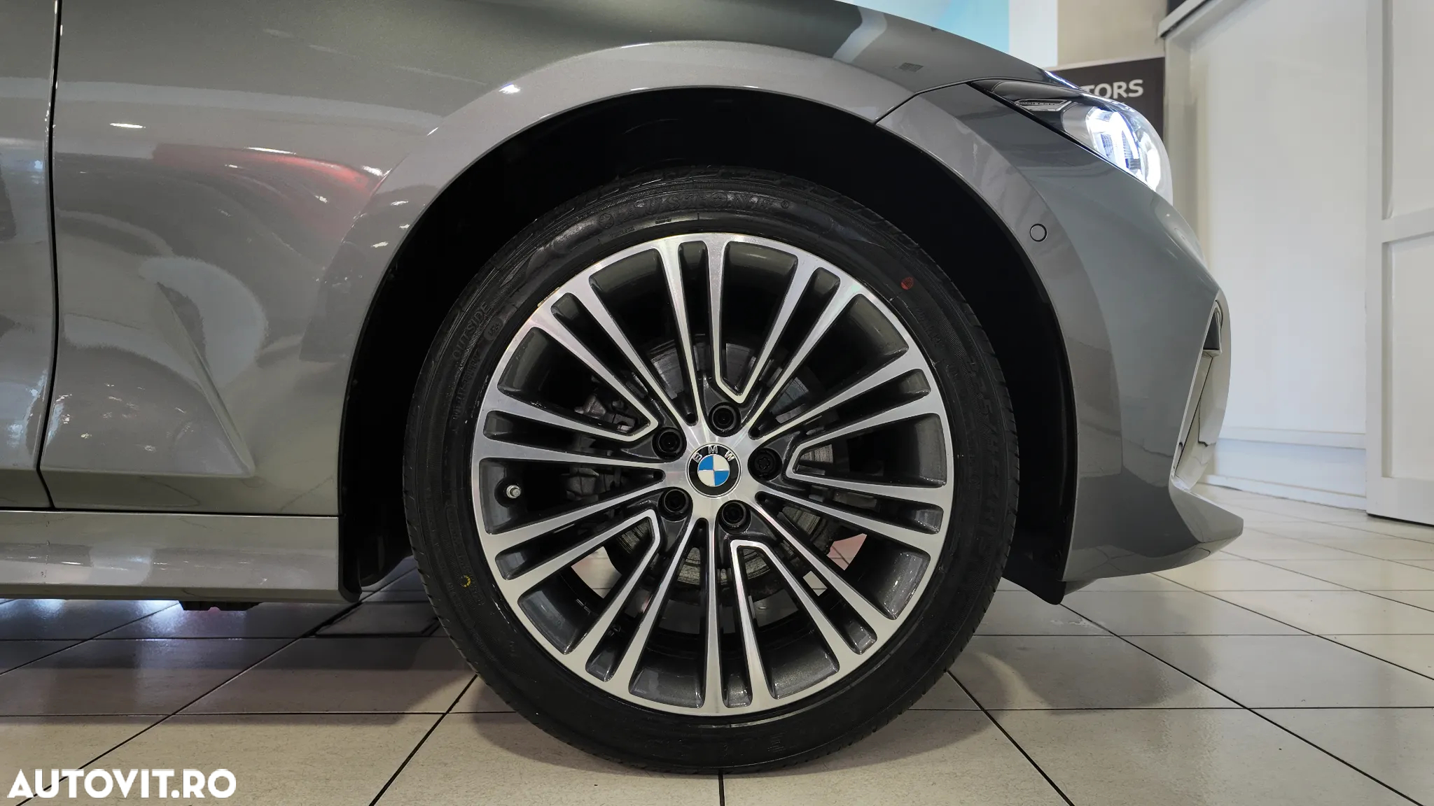 BMW Seria 3 318i Aut. Sport Line - 35