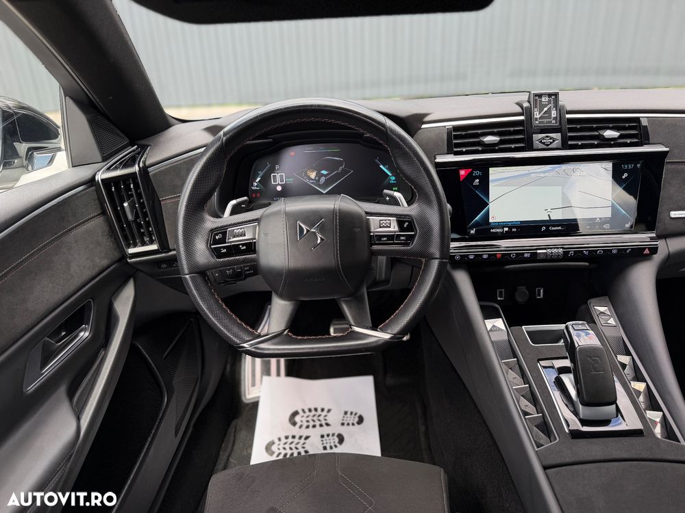DS Automobiles DS 9 1.6 PHeV FWD 250 EAT8 PERFORMANCE Line + - 31