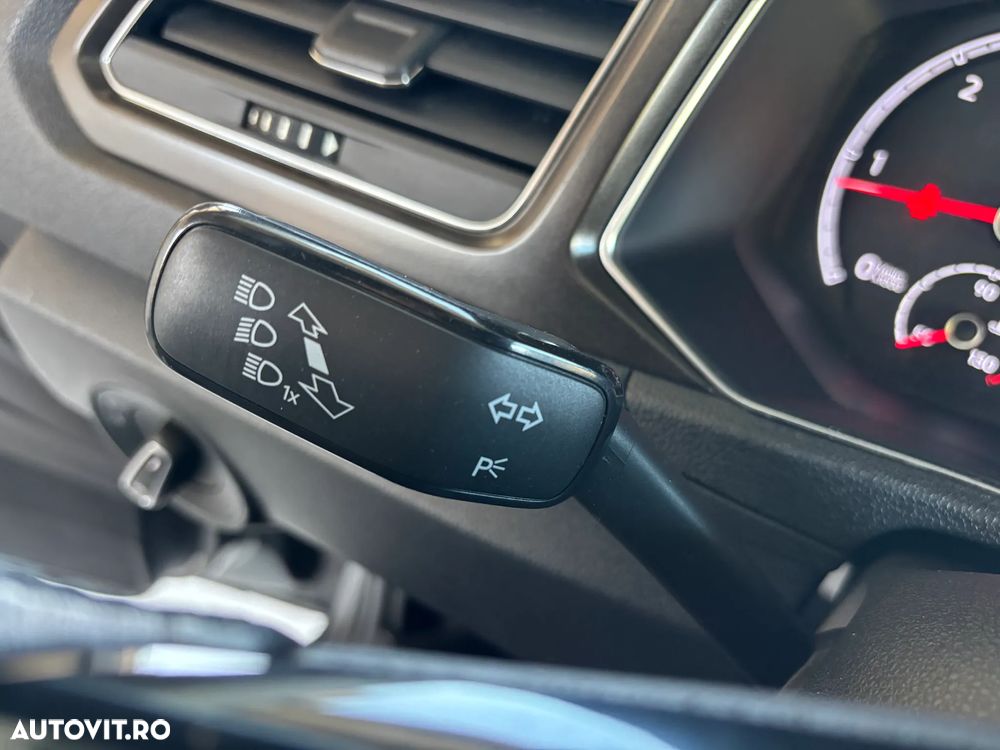 Volkswagen T-ROC - 24