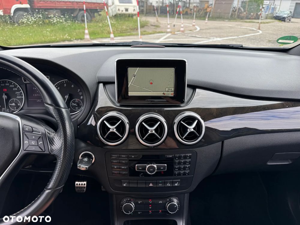 Mercedes-Benz Klasa B 200 Edition - 3