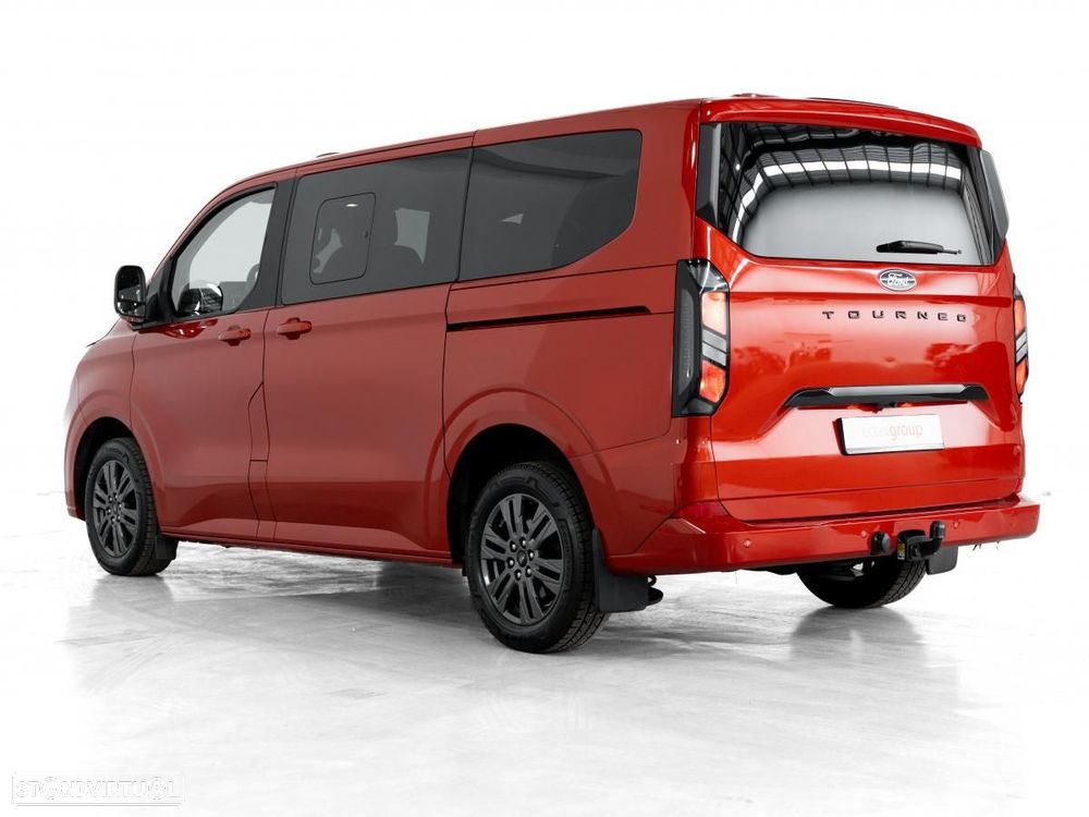 Ford Tourneo Custom 320 L1H1 VA Auto Titanium - 4