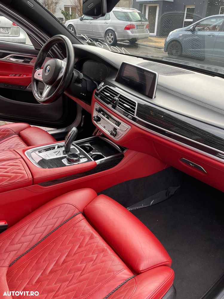 BMW Seria 7 750i xDrive - 31