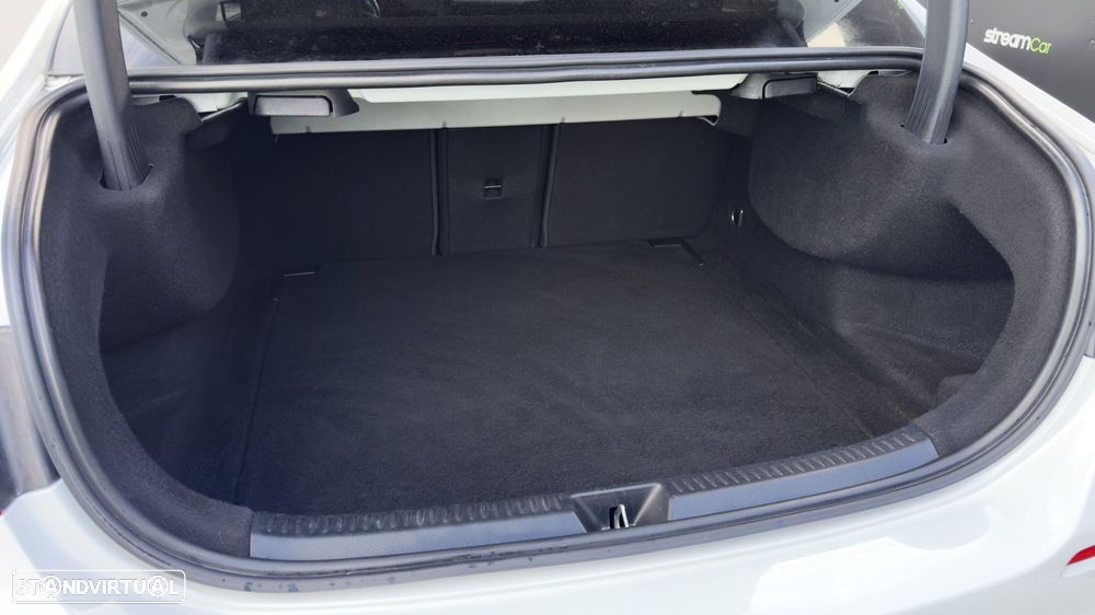 Mercedes-Benz A 180 Limousine d 7G-DCT Progressive - 33