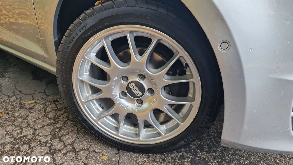 Volkswagen Golf - 11