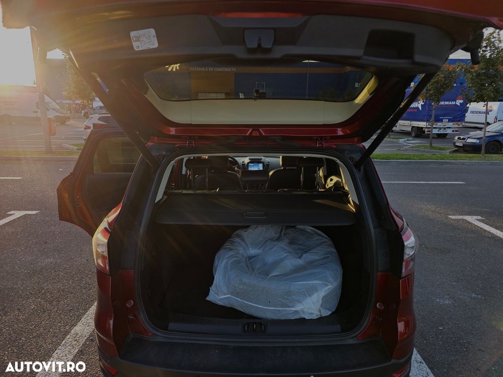 Ford Kuga - 12