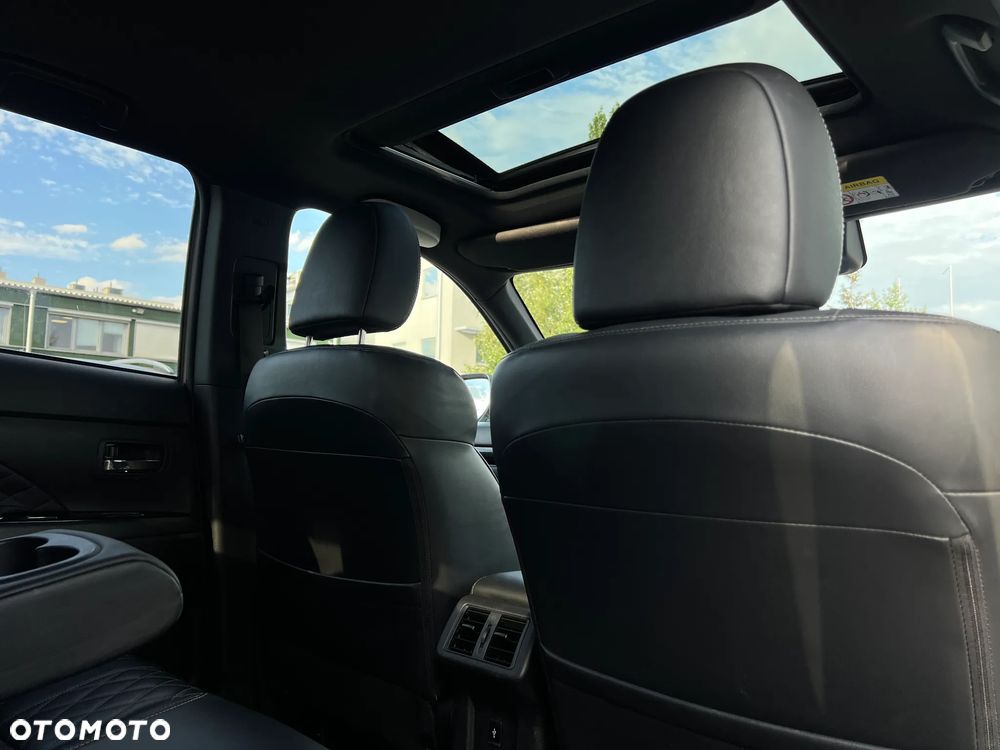 Mitsubishi Outlander - 29