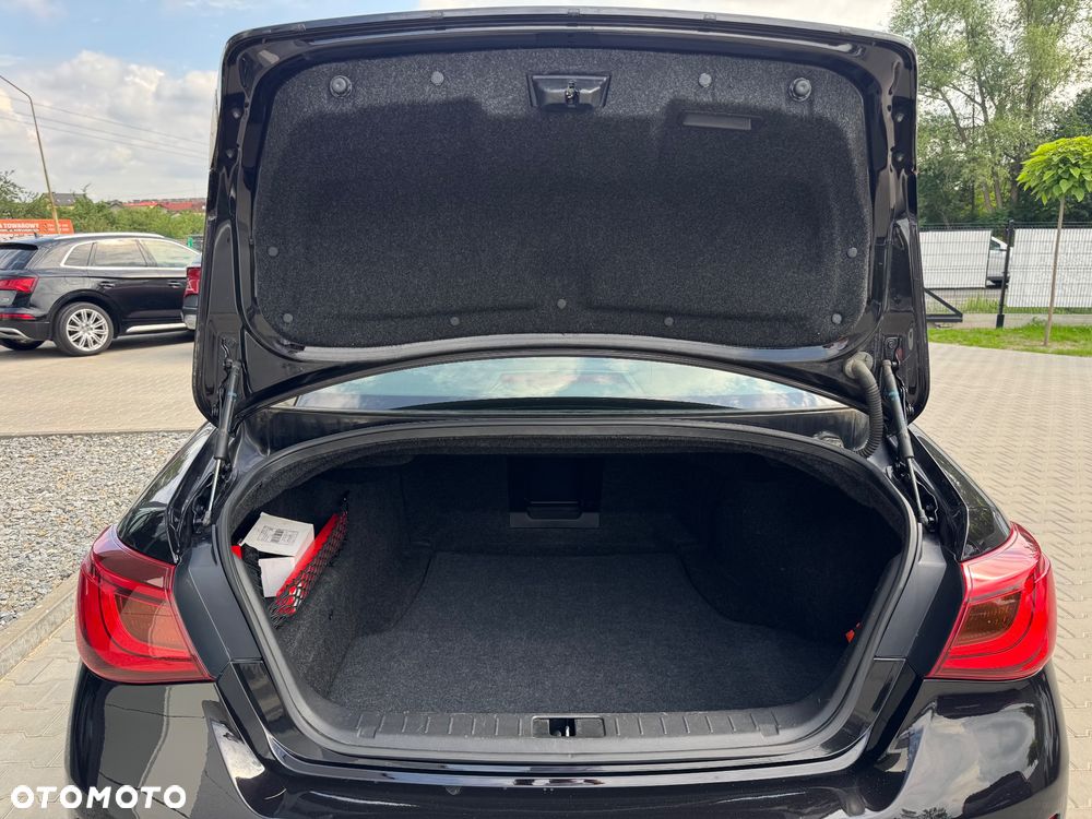 Infiniti Q70 2.2d Premium Executive - 29