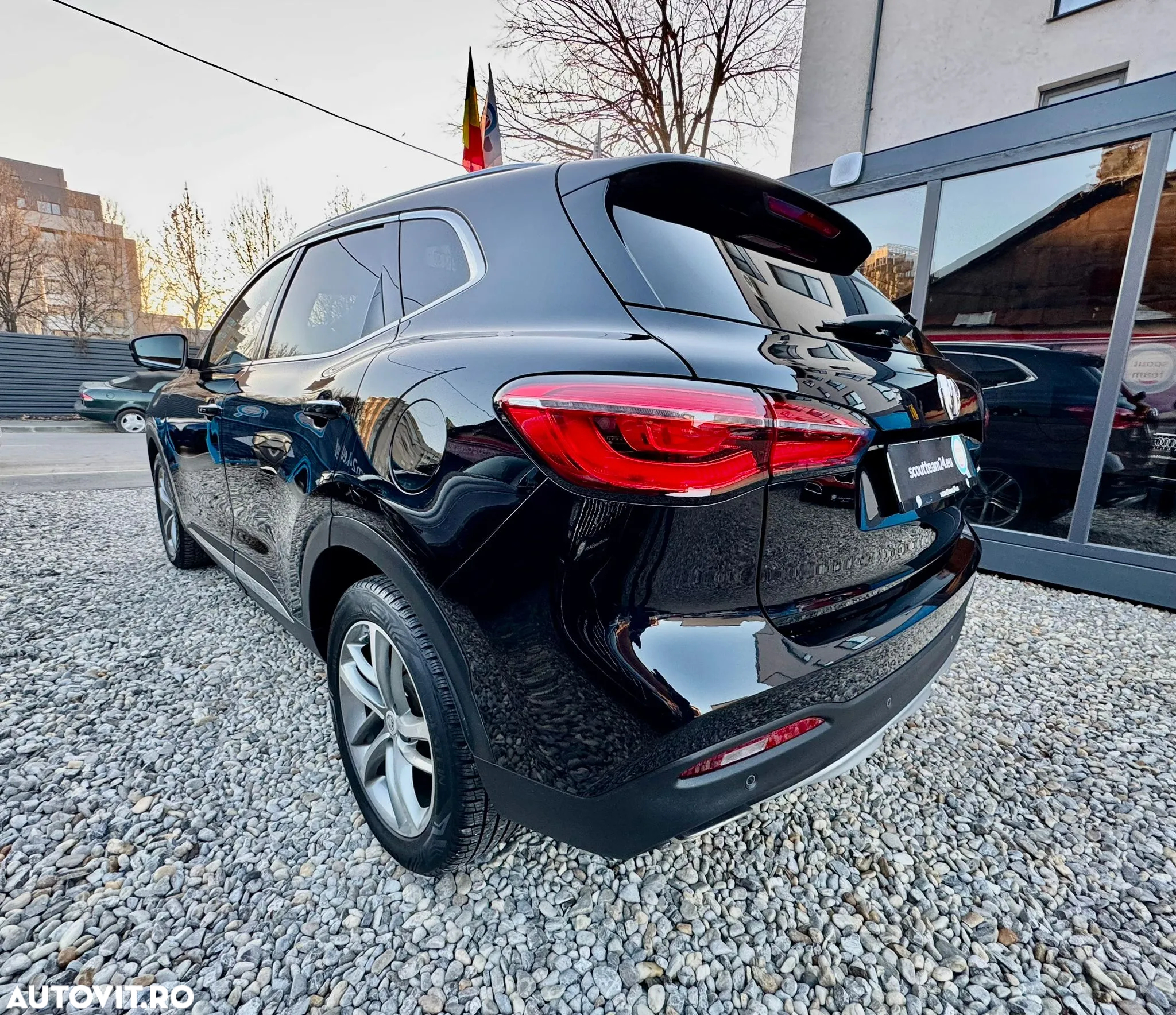 MG EHS 1.5T-GDI PHEV Luxury - 2
