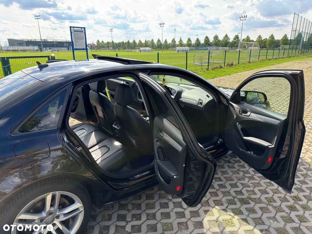 Audi A4 Limousine - 10