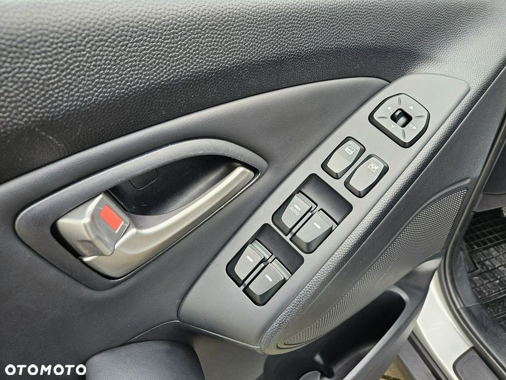 Hyundai ix35 2.0 Premium 2WD - 24
