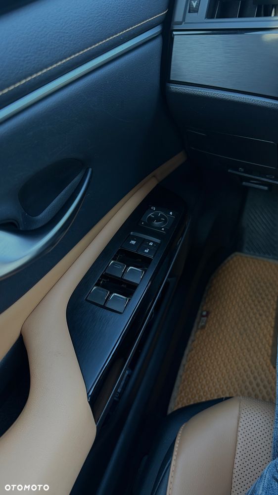 Lexus ES 300h Business Edition - 22