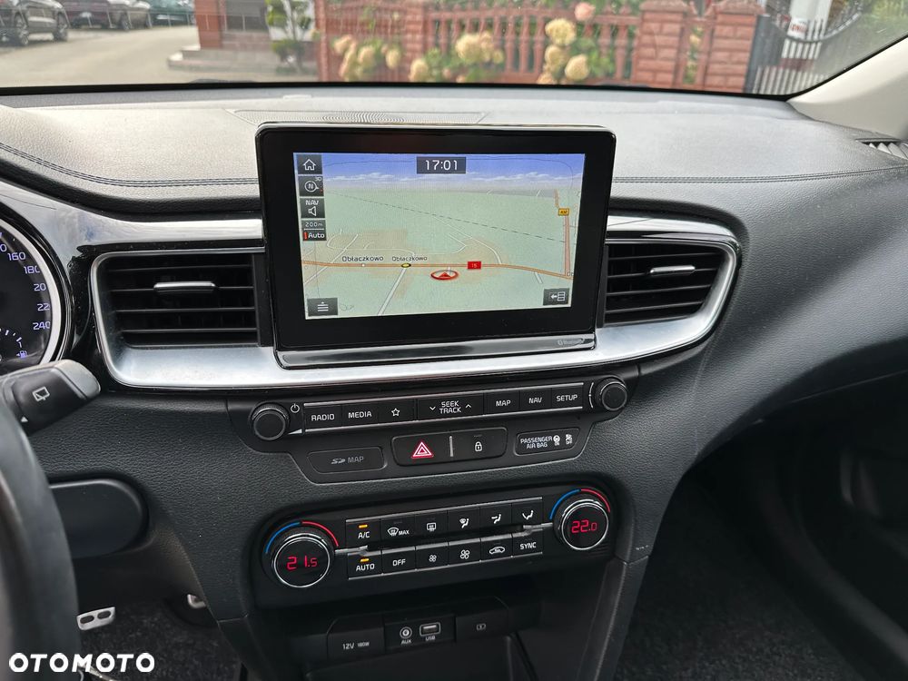 Kia Ceed - 12