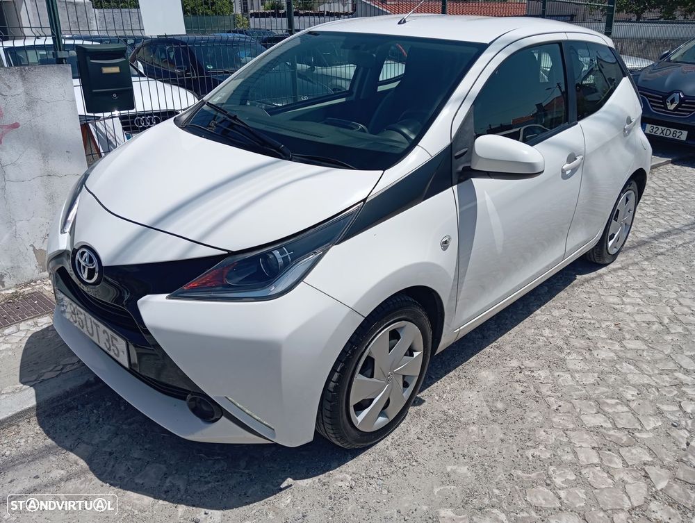 Toyota Aygo 1.0 X-Play+AC - 1