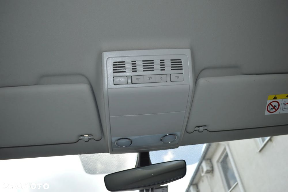 Volkswagen Multivan - 8