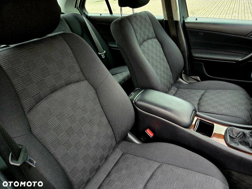 Mercedes-Benz Klasa C 180 Kompressor Classic Sport Edition - 18